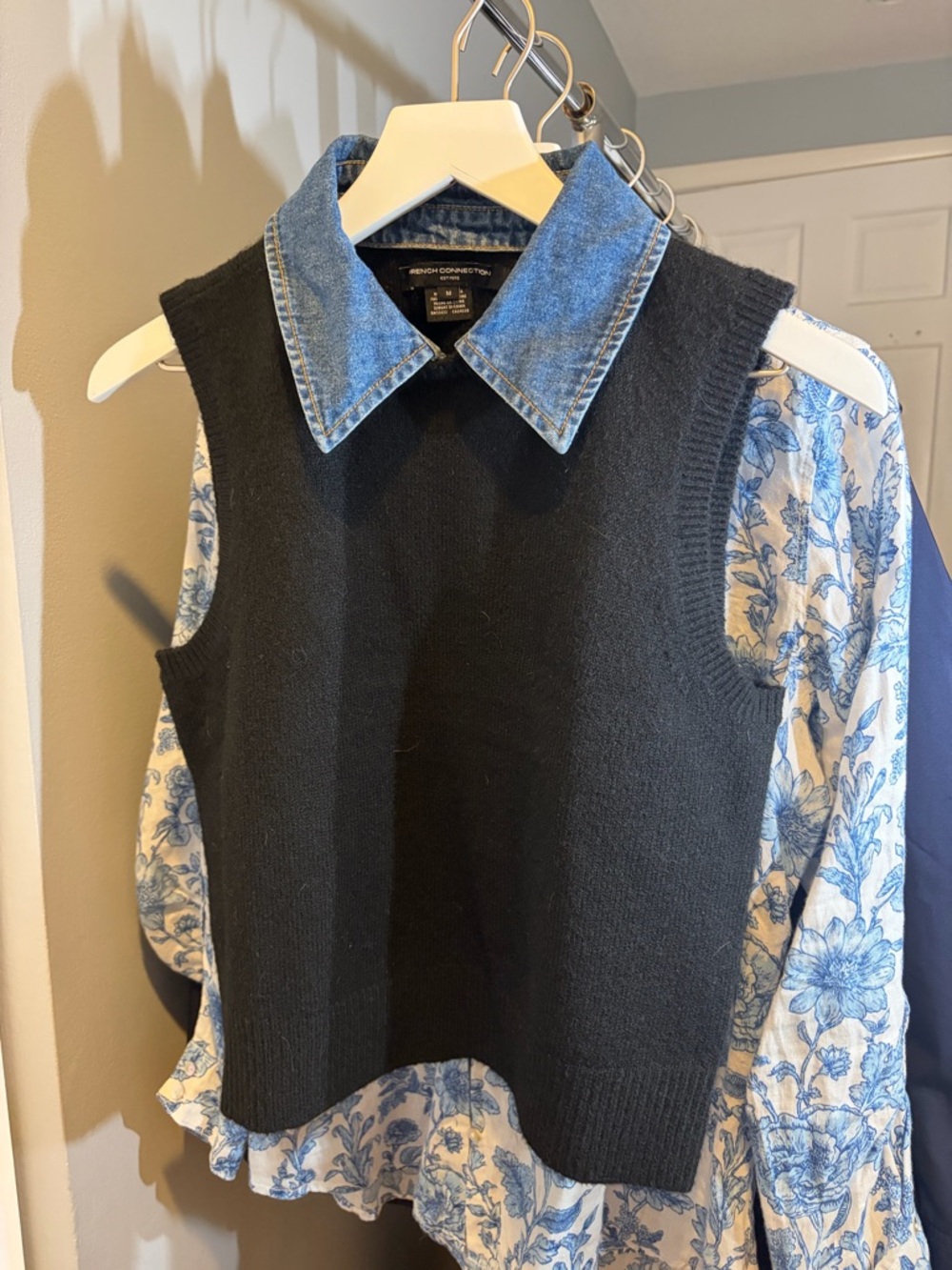 Black Sleeveless Knit Top with Denim Collar - Picture 6 of 9